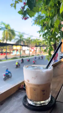 Một chút ồn ào của đường phố, một buổi sáng an lành nhé cả nhà TikTok ❤️ #cafe #saigon #chill #tiktok #capcut #xuhuong #trending 