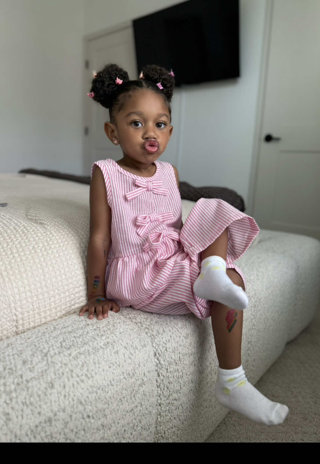 She walks around singing “bodmon she loves” 😭😩😩 #jamaica #toddlersoftiktok #momlife 