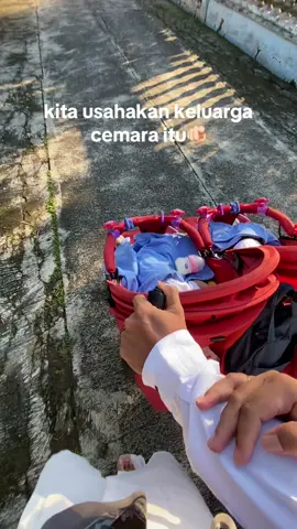 lak yo ngono to gess? #kembarlucu #fyp #babytwinsboy #babygantengfyp #twinsoftiktok #keluargacemara 