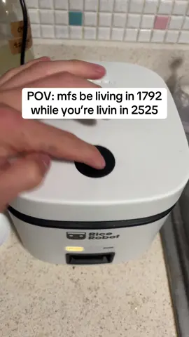 Literally one of the best purchases ive made to date, RICE ROBOT ALL DAYYYY #kitchenhack #rice #ricecooker #crockpot #mealprep #Recipe #riceislife #cooking #tiktokshopcreatorpicks #tiktokshopsummerturnup 