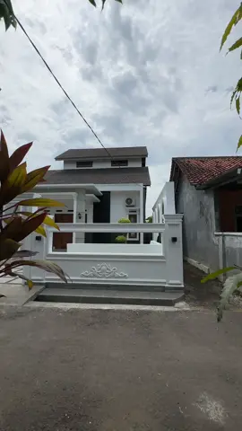 #rumahkusurgaku😙🏡 #rumahidaman #pagarrumahminimalis #homeinterior #rumahkuistanaku #tangga #rumah #rumahidaman #terasrumah #homedecor 