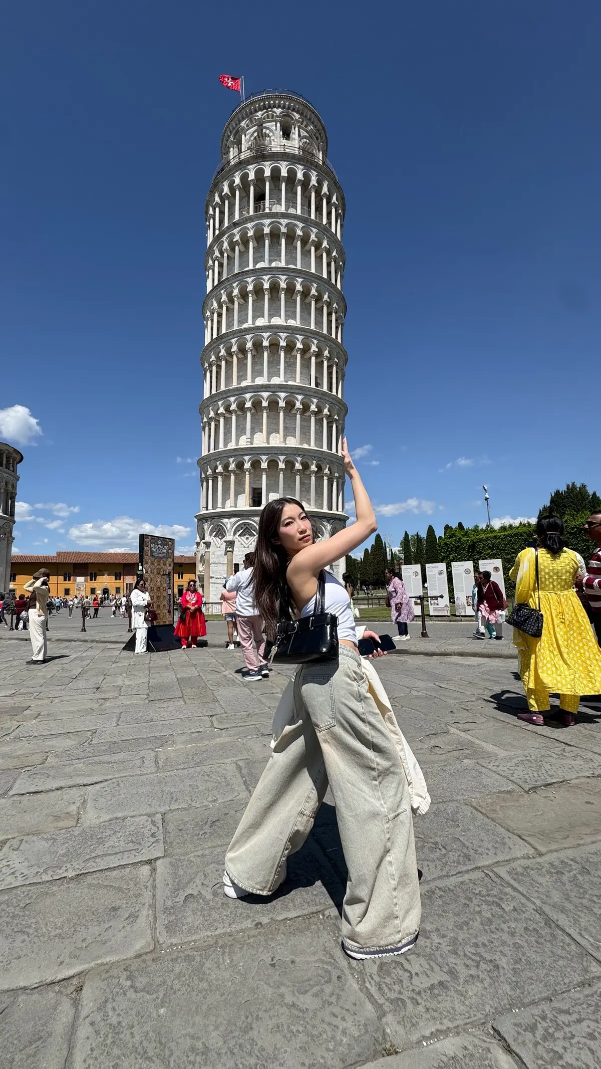 touristing @Edikted @tankair #OOTD 