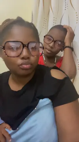 Mama na wana hip-hop team 🤣🤣chagua msanii wako