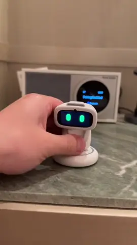 Robot mini đa năng siêu dễ thương #robotmini #dochoicongnghe #gadget #techtoy #robotcute #dochoithongminh #decorbanlamviec #quatangcongnghe 