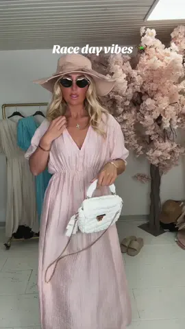 Who needs a raceday classy fit .. look no further 🥰🌸♥️ #racedayoutfit #ascot #dress #classydress #curvedress #beautifuldress #ootdgoviral #viral #fyp #classyfit #raceday #horseracing #weddingguestdress 