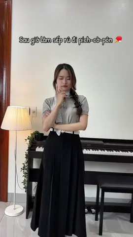 1 chiếc áo - 2 mood 🎭 Sáng mặc đi làm ✨ Chiều quẩy sân pickleball 🎾 Áo len tay cộc xám basic nhưng cân mọi vibe luôn 🤍 Outfit nào hợp bạn hơn nè? 👔🎾👇 #chiecaocanmoivibe #aolentaycoc #videobienhinh #outfitgenz #pickleballstyle #basiccogu  #camcloset2024 #camcloset #xuhuong #trending #xuhuongtiktok2025 #xuhuongtiktok 