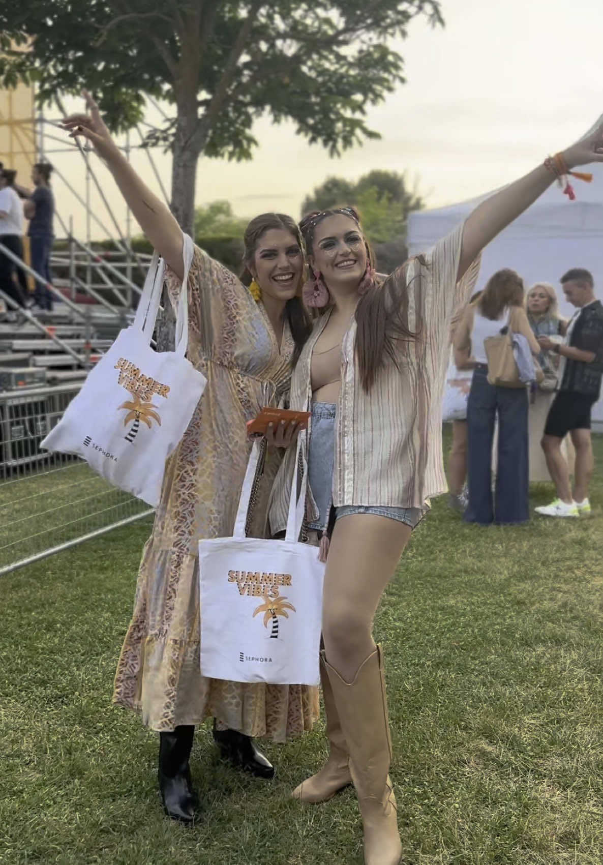 Mi experiencia en el @sephora_spain Summer vibes festival en Madrid 🥹 una experiencia agridulce porque hubo muchas cosas buenas pero muy mala organización que dejó a muchos con mal sabor! Aún así traté de disfrutarlo al máximo y aquí les dejo como ✨  #sephora #sephorasummervibes #sephorasummervibesfestival #summervibes #summervibesfestival #makeup #tiktok #viral 