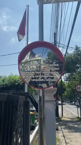 Luwih loro timbang di pisuhi wong sak dunyo