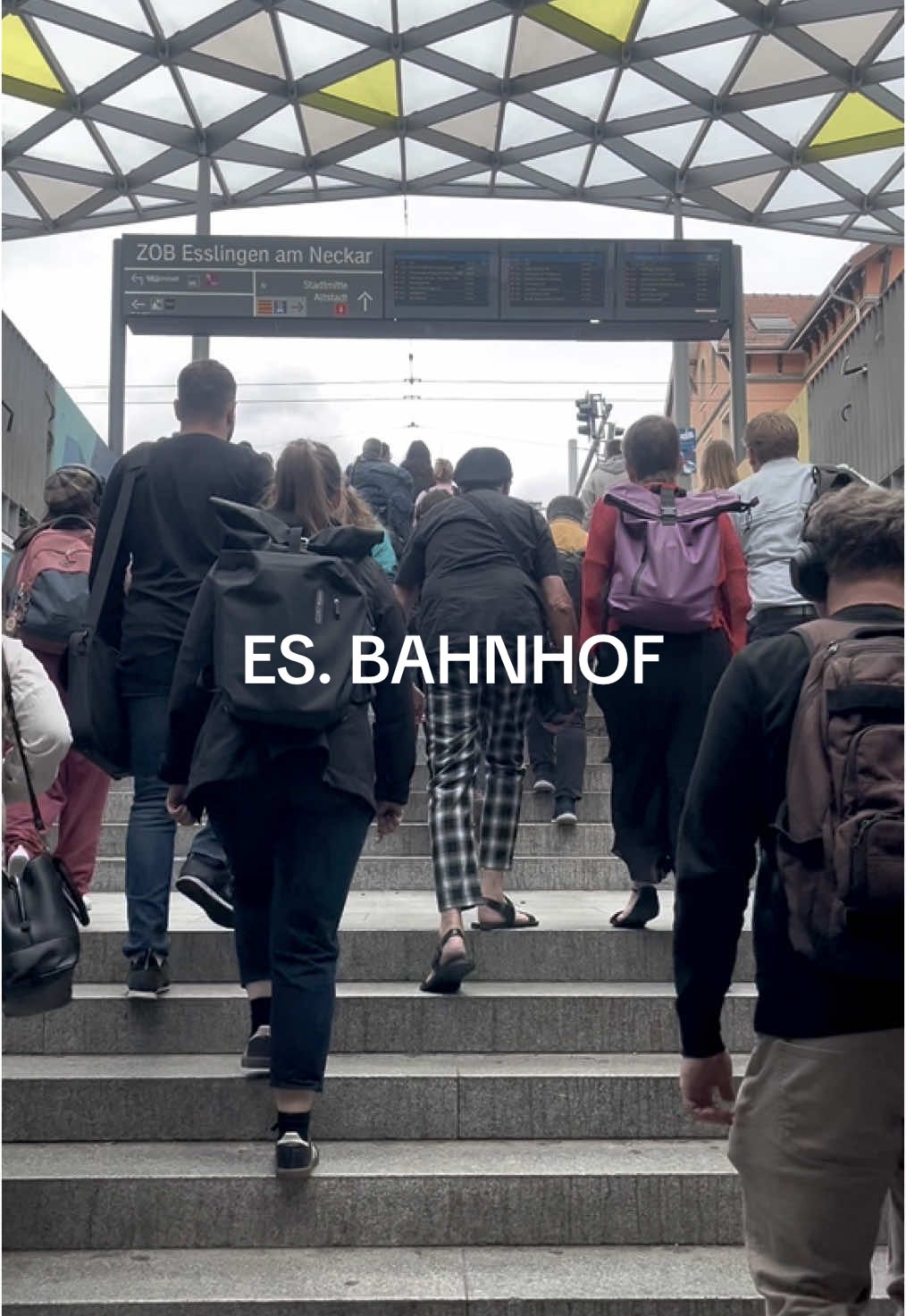ES. Bahnhof #esslingen #bahnhofesslingen 