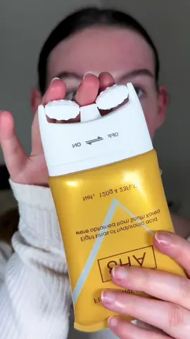 Trying out the Firm lifting neck roller cream! Did you see a difference?  #skincare #beauty #naturalbeauty #skincareroutine #glowingskin #SelfCare #skincarecommunity #skincarelover #skincaretips #healthyskin #skincareproducts #antiaging #beautyroutine #skincarejunkie #clearskin #moisturizer #serum #facemask #cleanser #acne #GlowUp 