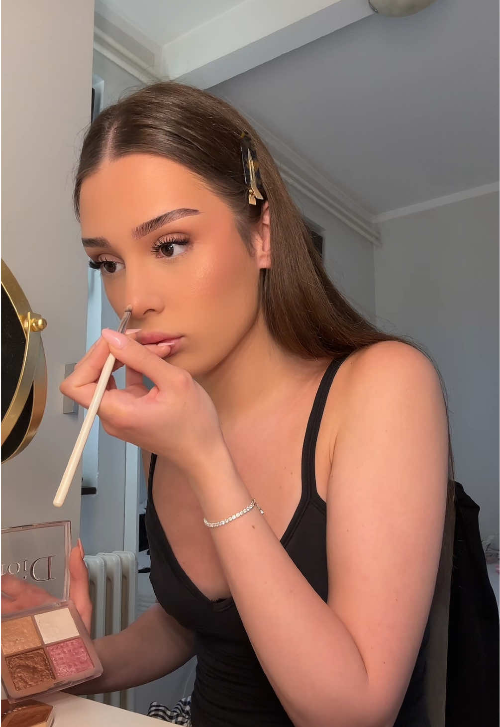 keep in mind ovo je dosta sminke tako da nije bas za svaki dan, ali mi svi uvek hvale sminku, pa ce i vama 🫦 @L’Oréal Paris true match - 6n @Haus Labs by Lady Gaga puder  - 100 L'Oreal infallible - 238 @Lancôme teint Idole ultra wear - 250 @Charlotte Tilbury sun kissed glow - medium @YSL Beauty make me blush liquid - 4 @Huda Beauty setting powder - pound cake @Hourglass Cosmetics ambient - radiant bronze light @Fenty Beauty sun stalk'r - coco naughty  Ysl beauty make me blush liquid- 87 @Diorbeauty backstage glow - 001 Charlotte tilbury beauty light wand - spotlight  @rimmellondon olovka - cappuccino @NYX Professional Makeup olovka - nude truffle Fenty beauty sjaj - fussy  #fyp #foryou #viral 