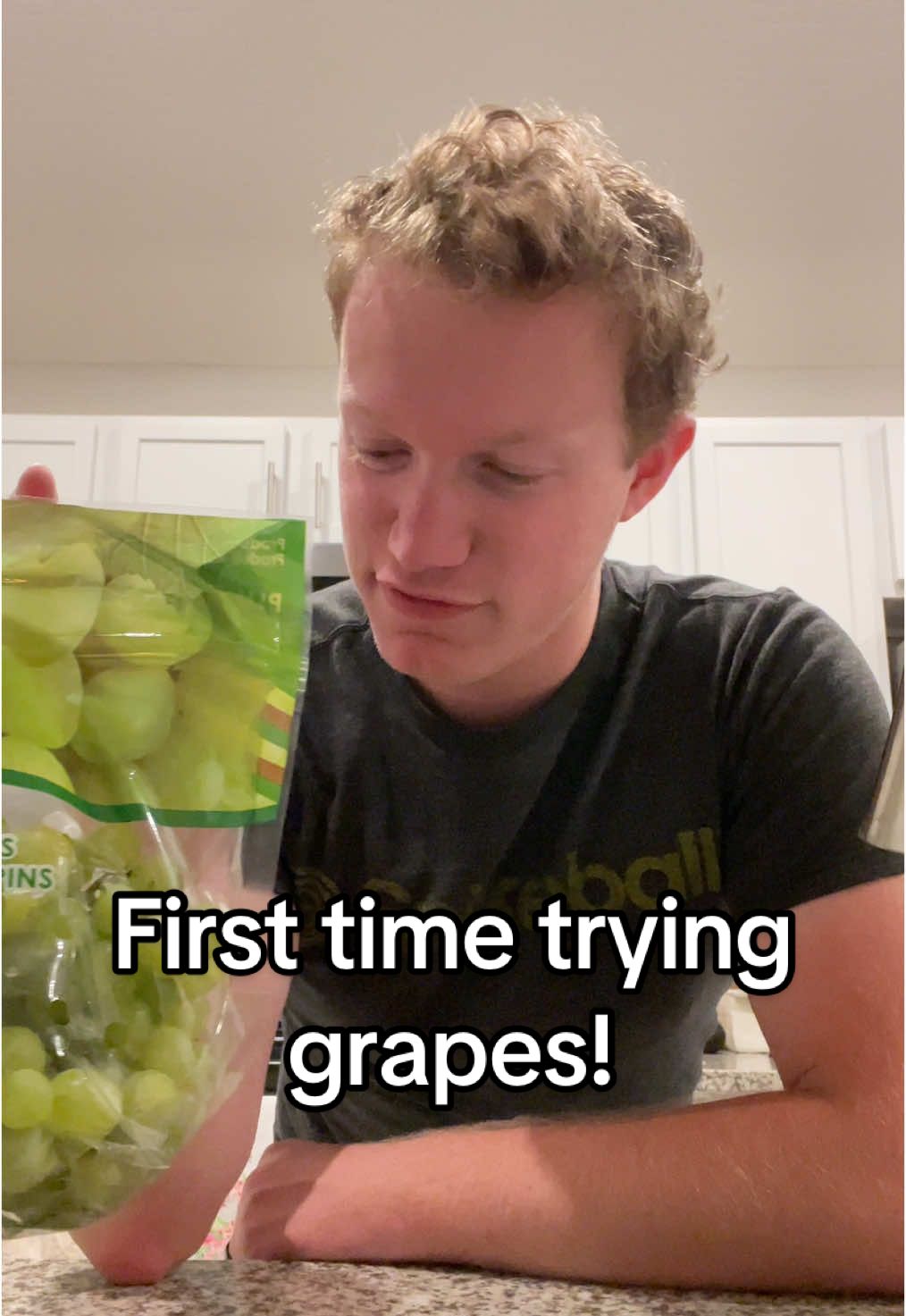 First time ever trying grapes. I have also seen a number of comments saying that I need to try frozen grapes and that will be one of my next adventures. They are surprisingly sugary and granular. I guess I didn’t expect that texture because they look so smooth on the outside. ##Benlore##Foodie##foodtiktok##FoodTok