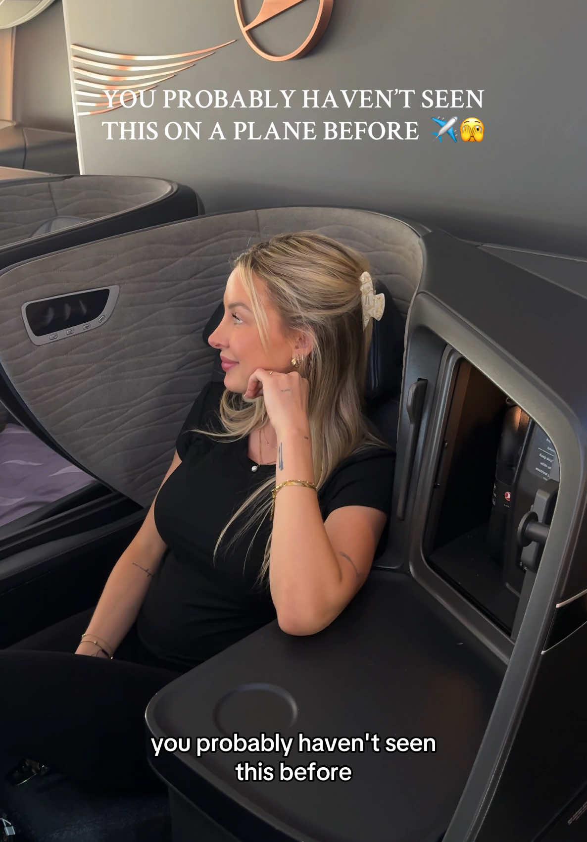 Turkish Airlines business class understood the assignment 👨‍🍳✨ Private chef, fine dining, a full bed, and an oat milk latte before landing in Miami? This wasn’t a flight — it was a luxury experience at 35,000 feet. BRB, I’m never flying any other way again. 💤☁️  #BusinessClassLife #LuxuryTravel