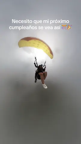 Contamos con lona de feliz cumpleños , para que te lleves tu foto de recuerdo🤩#fortindelasflores #vuelosenparapentefortin #reservatucita #paragliding 