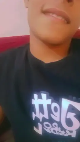 انت هتيجي معايا يا ابو شفه فروليه 😘⚡