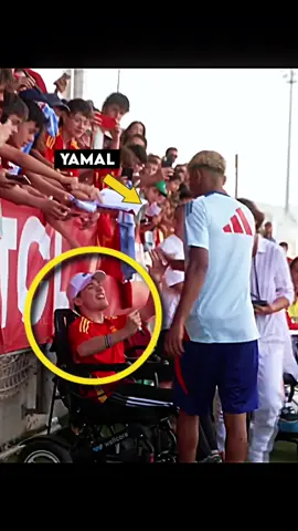 Yamal Respect Moments😍 #football #foryou #fyp #viral #yamal 
