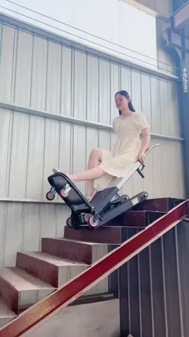 #ElectricStairClimber#StairClimbingGadget#TrackedStairClimber#ArticulatedArmStairClimber 