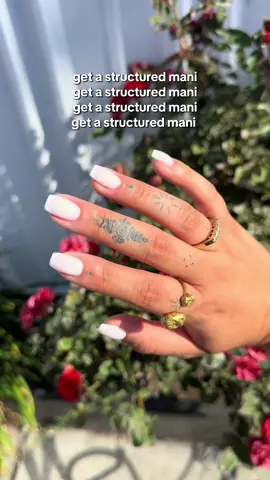 i can’t belIEVEEEE these are my real nails 🤩 #structuredmanicure #russianmanicure #hardgel 