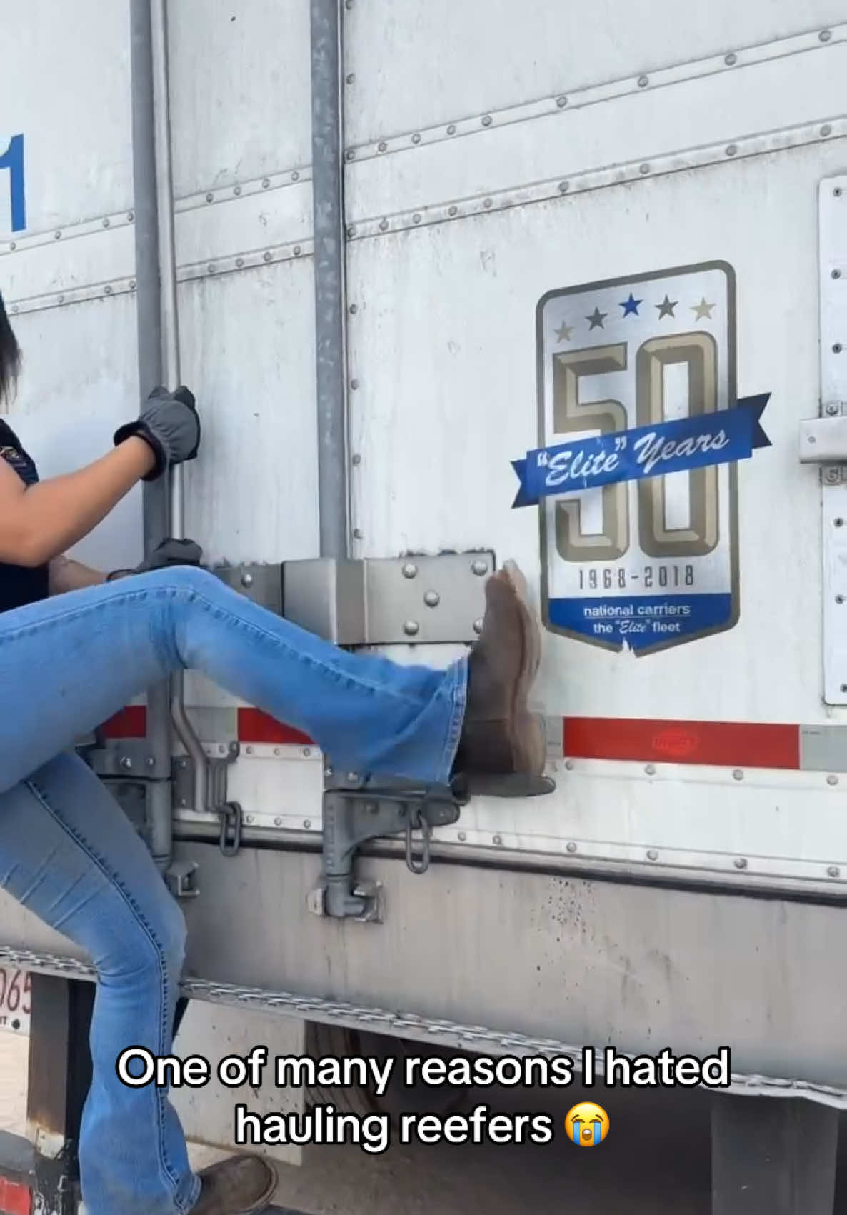 Little lady, big job 🚛🤧#Drafts#NeverAgain#StickingToTanker#OwnerOperator#18Wheeler#18Speed#KW 