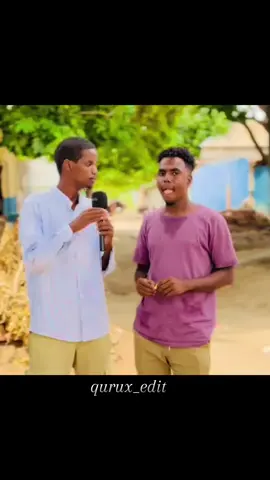 Yaa goutka saxda ah messi&ronaldo comantiga imow😂.                             #somalitiktok #foryou #page #QuruxEdit #vews #broblem 