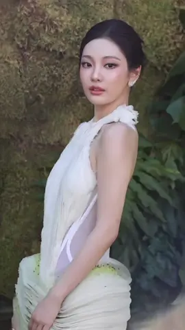 #ningning #ningningaespa #ningyizhuo #宁艺卓 #ningning🦋 #oneofthegirls #aespa #voguemagazine 