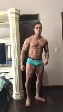 Todo sea por esos Gains 🤌🏻. Ig: csalinas_96 . . . . . . . . . . . . . . . . #fit #fitnessmotivation #fitnessmodel #gym #GymTok #gymrat #Fitness #tiktok #tiktokviral #viral #viralvideo #viraltiktok #fypシ #fyp #sport #explore 