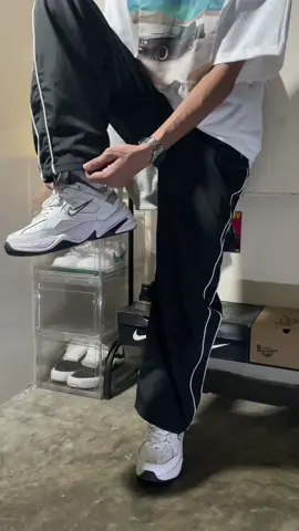 This track pants 😮‍💨