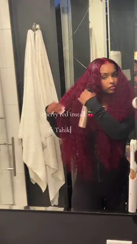 99J 32 inch 13x6 @Tahikie Hair Shop  This color is fye  🔥  the hair did tangle a bit but it’s 100% human hair! I over bleached the knots n the hair was 613 underneath so 8.5/10 #fyp #redhair #wigtok