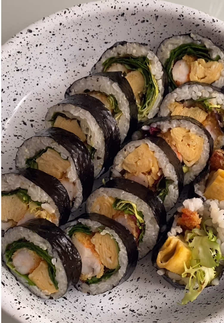 Shrimp fried Kimbap🍤 #koreanfood #kimbap #gimbap  #shrimp #EasyRecipe #comidacoreana #recetasfaciles 