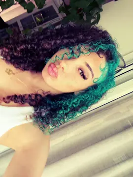 🪼 #dyedcurlyhair #skunkstripehairinspo #skunkstripe #bluehair #curlsforthegirls #curlygirl #curlyhairtok #prettygirlsoftiktok #hairinspo #moonlight #xxtentacion #2015 #trend #trendy #trending #relatable #summerhair #trendysong #viraltiktok #viral #real 