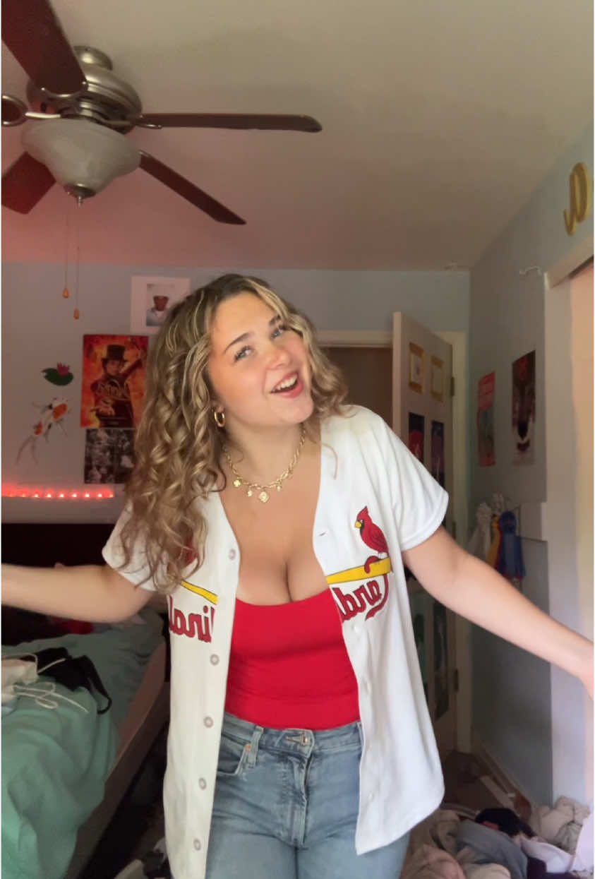 If someone wants to clean my room that would be cool #fyp #viral #18 #blonde #Summer #baseball #morganwallen