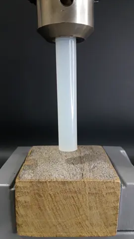 Testei fazer fricção usando cola quente  #experiment