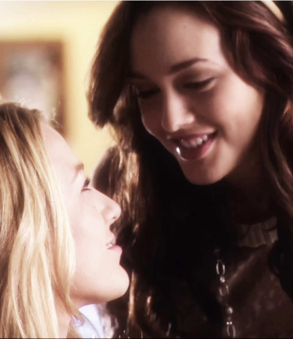 forget the toxic side 😍 [scp: @✯꙳ ⋆ @eve / ac: @jeansaudios] #blairwaldorf #serenavanderwoodsen #gossipgirl #gossipgirledit #xoxo #blairandserena #lovers #friendship #fypp #foryoupage #fyp #edit 