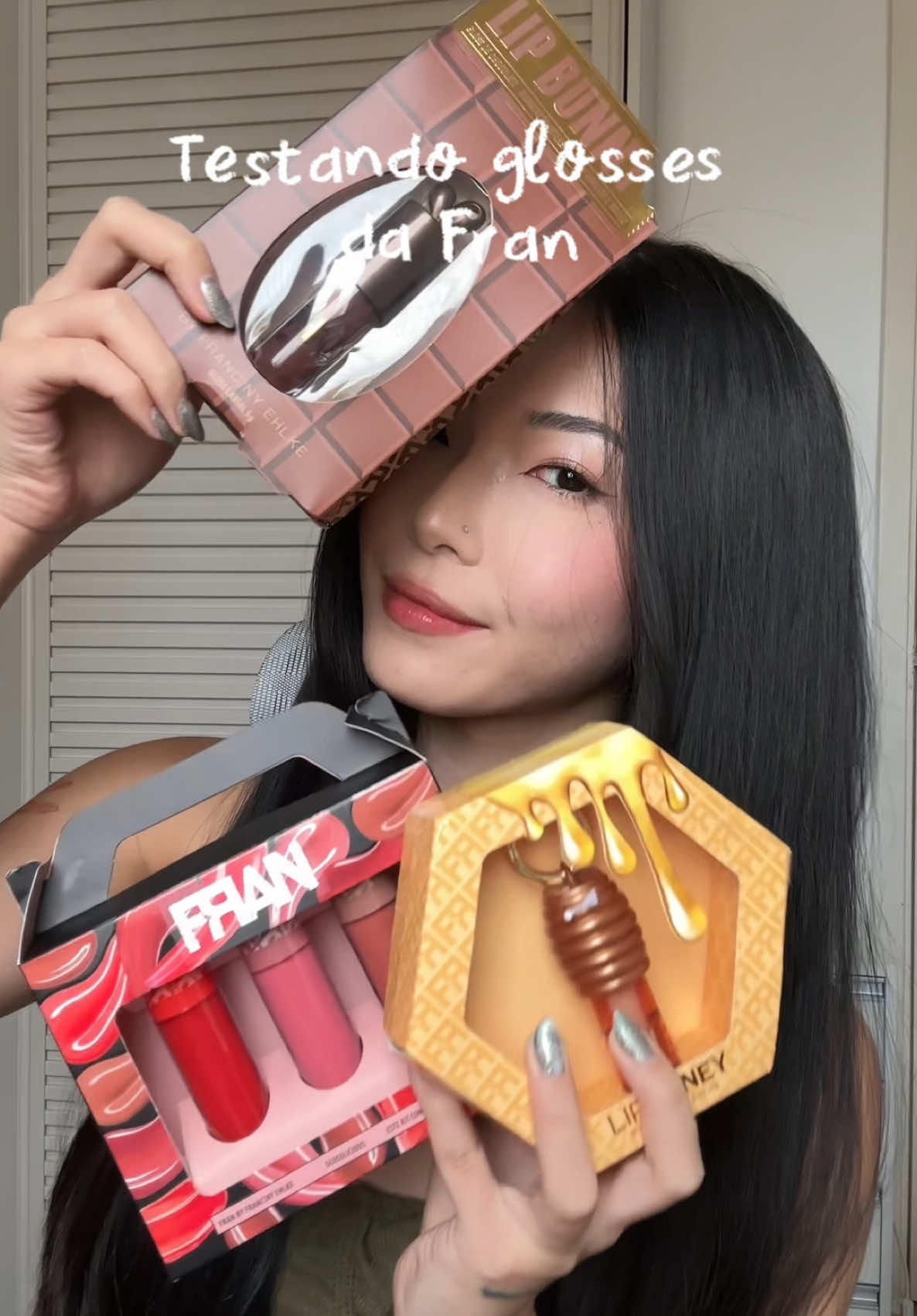 Finalmente testando esses glosses 😮‍💨 @Franciny Ehlke @FRAN BY FR #naoepubli #franbyfr #francinyehlke #liphoney #lipbunny #glossliccious #glossfranciny 