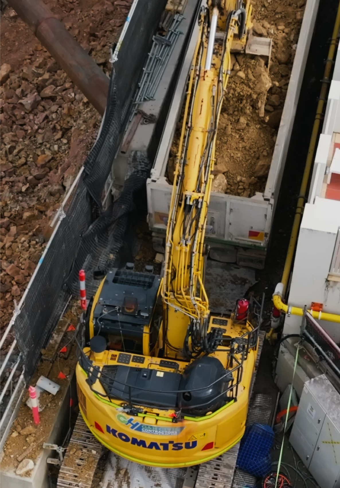 Basement dig out with G&H Civil 👷🏻 #Excavator #Civil #EARTHMOVING #Australia #KOMATSU #HeavyEquipment