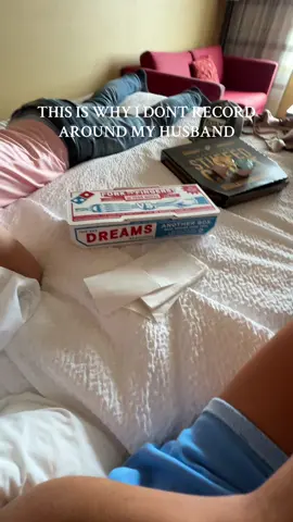 I HAVE at some point sat this long before, that’s why I said “for a while”- I didn’t want to be a liar🤣Parents weekend off. Pizza in bed, a drink & no one needs me. I really actually already miss the babies but it does feel so good to do nothing