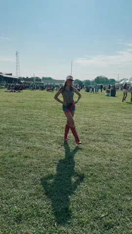 Social anxiety hates to see to see @Ellie Loy coming #ellalangley #western #countryconcert #concert #westernstyle #westernfashion #concertoutfit #tailgatentallboys #countrymusicfestival #rileygreen #buckle #concertoutfit 