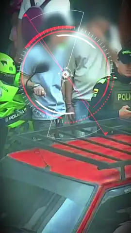 Robaron a un turista peruano en el centro de Medellin, pero las cámaras los delataron y con el accionar de las autoridades se recuperó el celular y los responsables fueron interceptados. #Medellín #Medellinsegura #Policia 