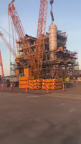 🚢🌎⚓ MÓDULOS DO FPSO P-82 NO ESTALEIRO SEATRIUM ARACRUZ NO ESTADO DO ESPÍRITO SANTO, BRASIL. #baciadesantos #baciadoespiritosanto #baciadecampos #petroleo #gás #fpso #offshore #navio 