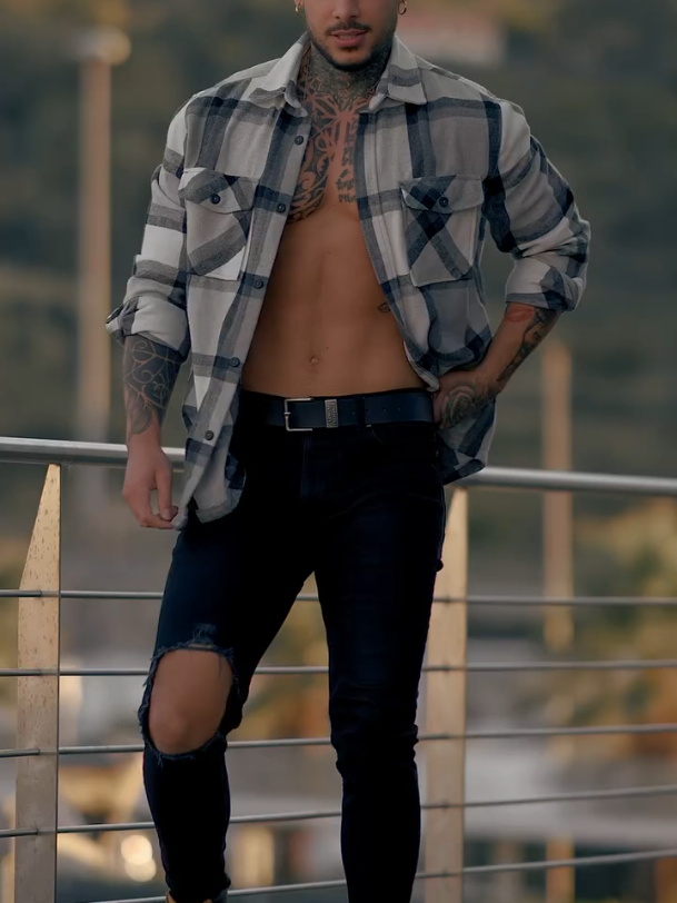 #hombres #guapos #chapa #baile #hombre #bello  que me haces irme... En solo segundo #bombom 