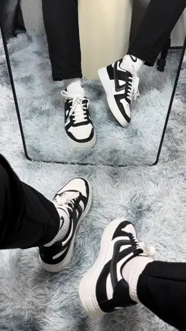 Giá phổ thông ,nhẹ êm 😍#giaysneaker #giaymanman #giaynam #giaydep #giaythethao #dep 