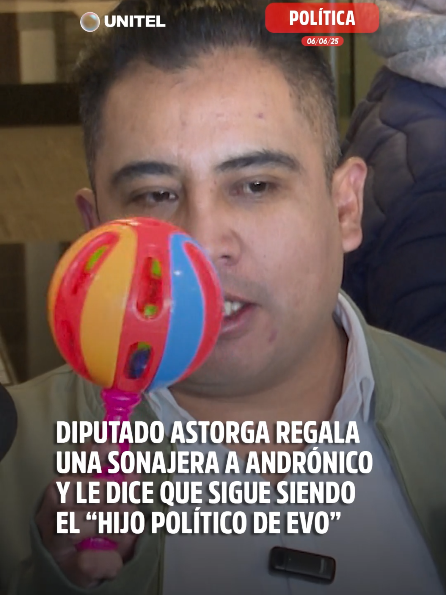 Con sonajera en mano, diputado Astorga señala que “Andrónico Rodríguez sigue siendo el hijo político de Evo Morales”. #Política #Andrónico #NoticiasUnitel #BoliviaInforma #Actualidad #ÚltimaHora #LoMásVisto #EnDesarrollo #Infórmate #CoberturaUnitel #NoticiaDelDía #Titulares #Unitel