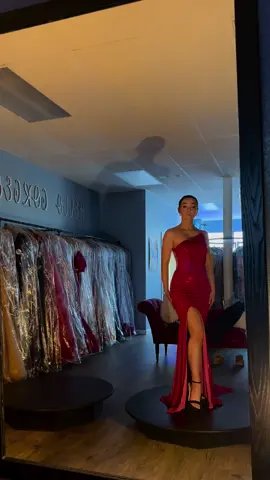 Little draft bc I miss trying on pretty dresses at @Augusta Bridal #prom #prom2025 #prom2026 #formal #jovani #colors #primavera #fashion #model 