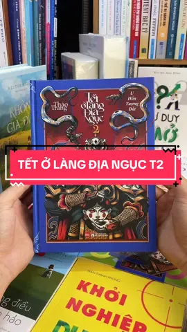 “Tết Ở Làng Địa Ngục – Tập 2: U Hồn Tượng Đất” Khi tượng thờ cử động, linh hồn người sống trở thành vật tế… Sau những ám ảnh kinh hoàng từ tập 1, những tưởng cơn ác mộng đã khép lại… nhưng Địa Ngục không buông tha ai cả.  Nơi chôn giấu hậu duệ băng cướp thời chúa Nguyễn, nay lại trở thành địa điểm giáng lâm của một thế lực chưa từng được gọi tên – ẩn mình trong những pho tượng đất cổ, nứt nẻ và rỉ m.áu. Tết năm ấy không có tiếng cười, chỉ có tuyết lạnh phủ xác, những giấc mơ dẫn lối về quá khứ tội lỗi, và ông Thập – trưởng làng – buộc phải chọn giữa sự sống và bí mật huyết thống ngàn đời. Cuốn tiểu thuyết là sự hòa trộn hoàn hảo giữa: - Kinh dị tâm linh đặc trưng Việt Nam - Yếu tố dã sử sâu sắc, dày đặc chi tiết văn hóa - Không khí lạnh buốt, u ám đến từng con chữ Nếu bạn mê truyện kinh dị, đam mê tâm linh, thích khám phá những bí ẩn lịch sử đậm bản sắc của Việt Nam – thì “U Hồn Tượng Đất” là trải nghiệm không thể bỏ qua!#tiemsachbinhyen #BookTok #sachhay #sach #reading #tetolangdianguc #tetolangdianguc2 
