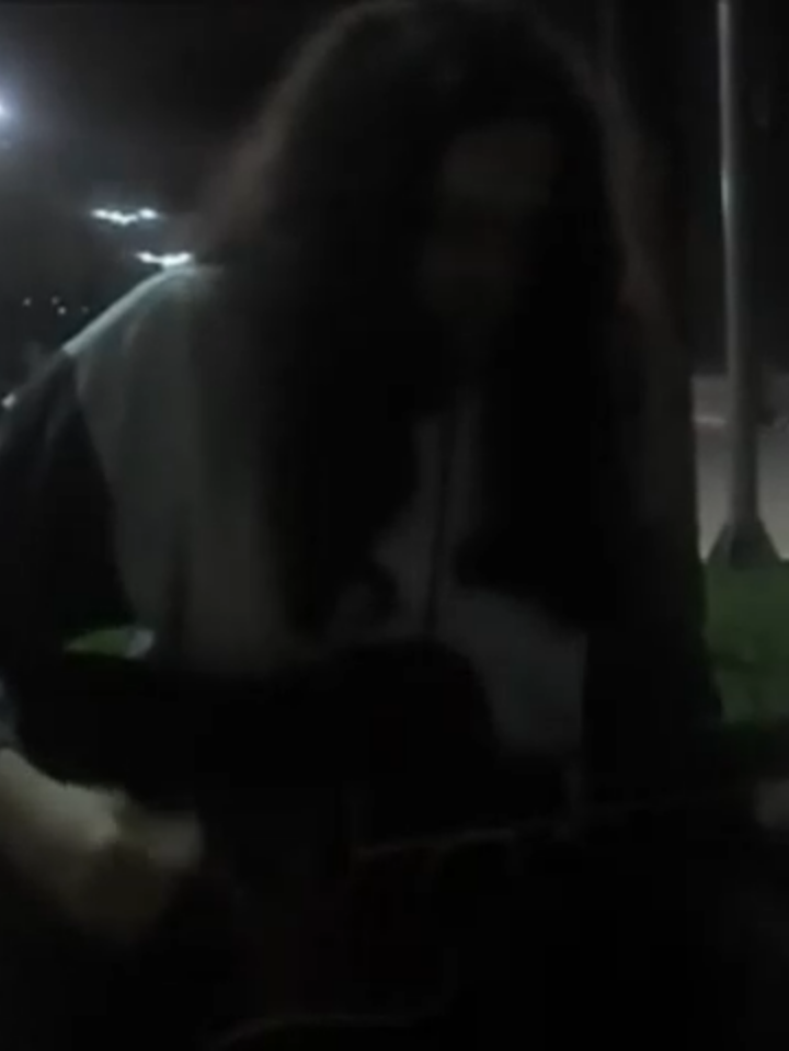 Yon acoustic live santos sp 10/9/2016 gravado na praça das bandeiras na cidade de santos-sp brasil no sabado no dia 10/9/2016 set list: Led 1 Zeppelin kashmir acutico instrumental 2 preludio nº28 Chopin acoustico 3 megadeth a tout le monde acustico#ledzeppelincoversong #ledzeppelin #megadeth #megadethfans