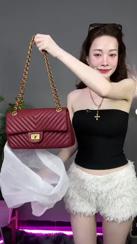 Chiếc túi này vừa sang vừa xịn mà giá còn hạt dẻ nữa nè mấy bà 💋##tui##tuixach##tuixachnu##tuixachquangchau##tuideocheo##tuixinh