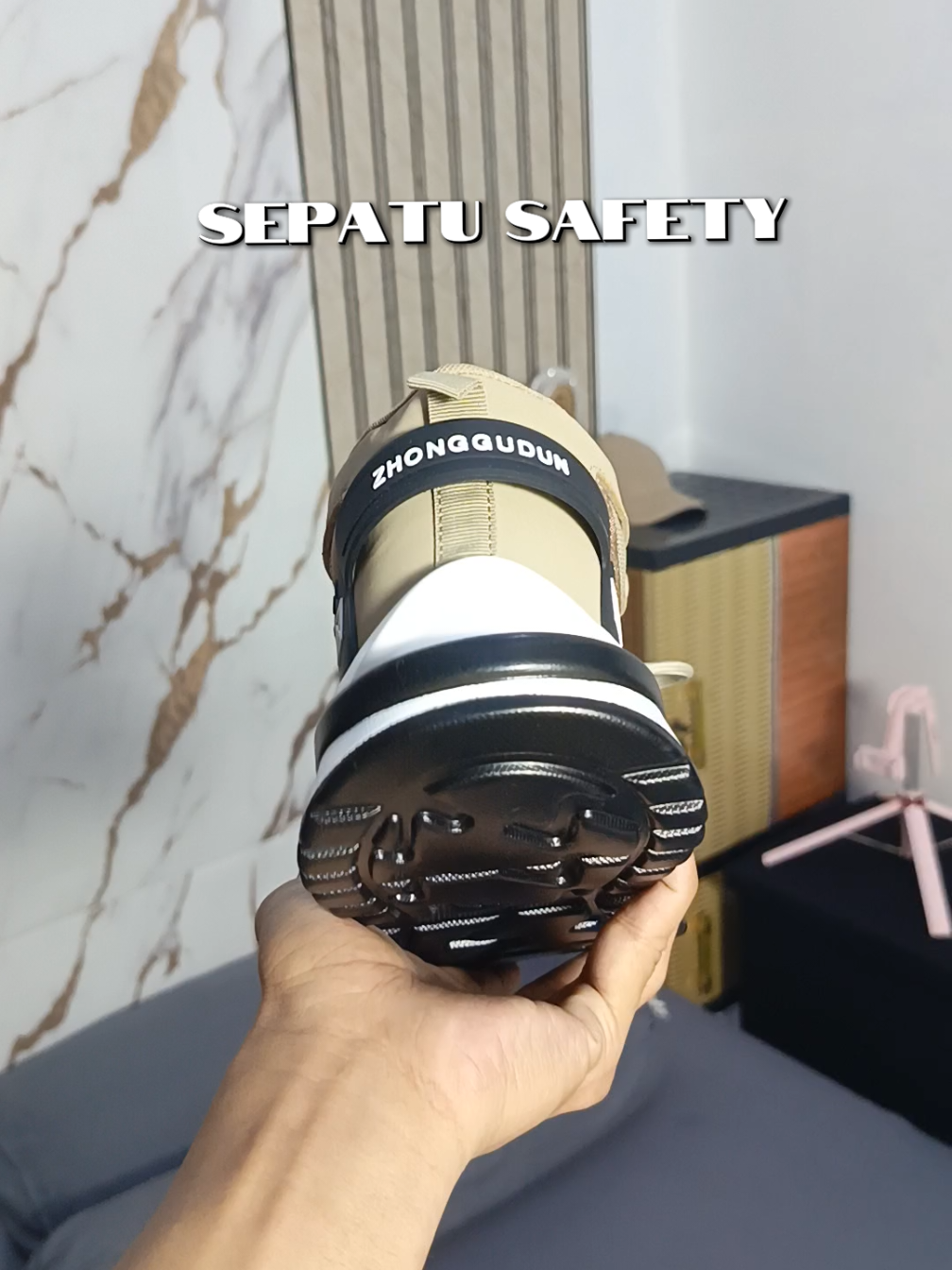 masa sih sepatu safety pria yg lagi trend ini kalian g punya ini rekomendasi bnget sepatunya #sepatumurah #sepatu #sneakers #sepatusafety 
