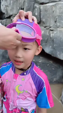 Kính bơi cho bé #kinh#kinhboi#kinhboicaocap#kinhboichobe#kinhbetrai#kinhbegai#kinhboitrangguong#kinhgiare#xh#xuhuongtiktok#dibien#phukiendibien 