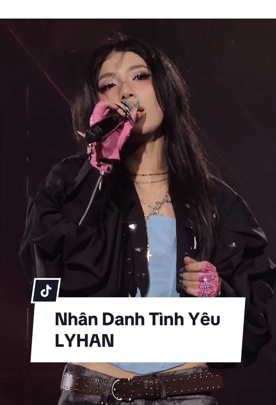 nghe cổ hát bị cấn, cấn hơn cuồn 😭 #lyhan #emxinhlyhan #tiktokshop66 #tiktokshop #emxinhsayhi #EXSH #emxinh #serenade7 @LyHan 🖤 