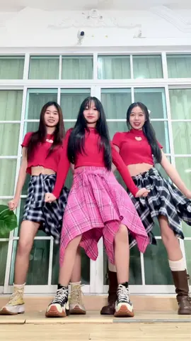 น้ำนิ่งไหลลึก นึกถึงคนแซวว~✨ #wiwawawowtv #น้องวีว่าพี่วาวาว #ดิ้นไปดิ้นมาchallenge #ดิ้นไปดิ้นมา #sister #Siblings #sisterdance  #dance #dancechallenge #dancetrend #สามพี่น้อง #พี่น้อง #เต้น #เต้นกับสามพี่น้อง 